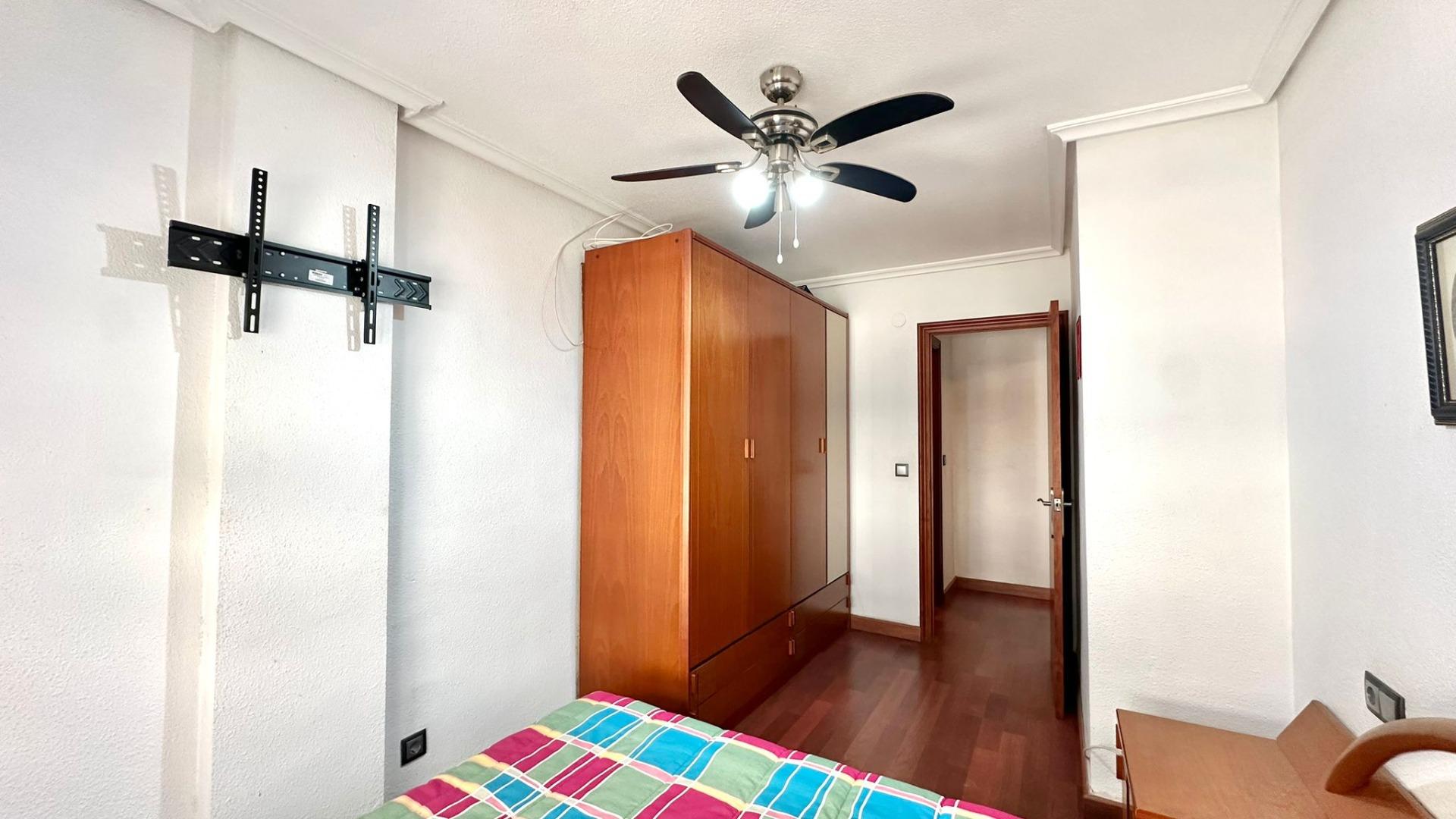 Bedroom in apartment for sale in Torrevieja