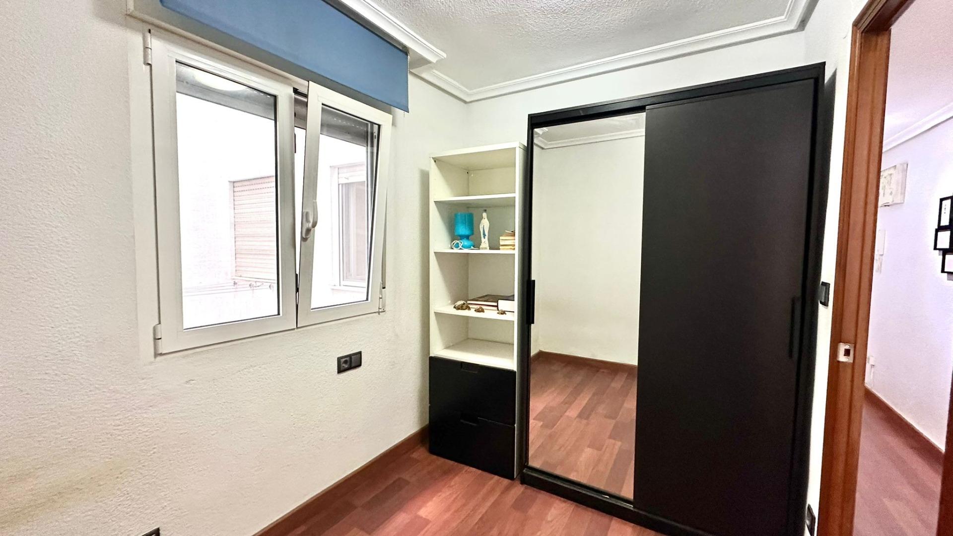 Master bedroom in apartment for sale in Torrevieja