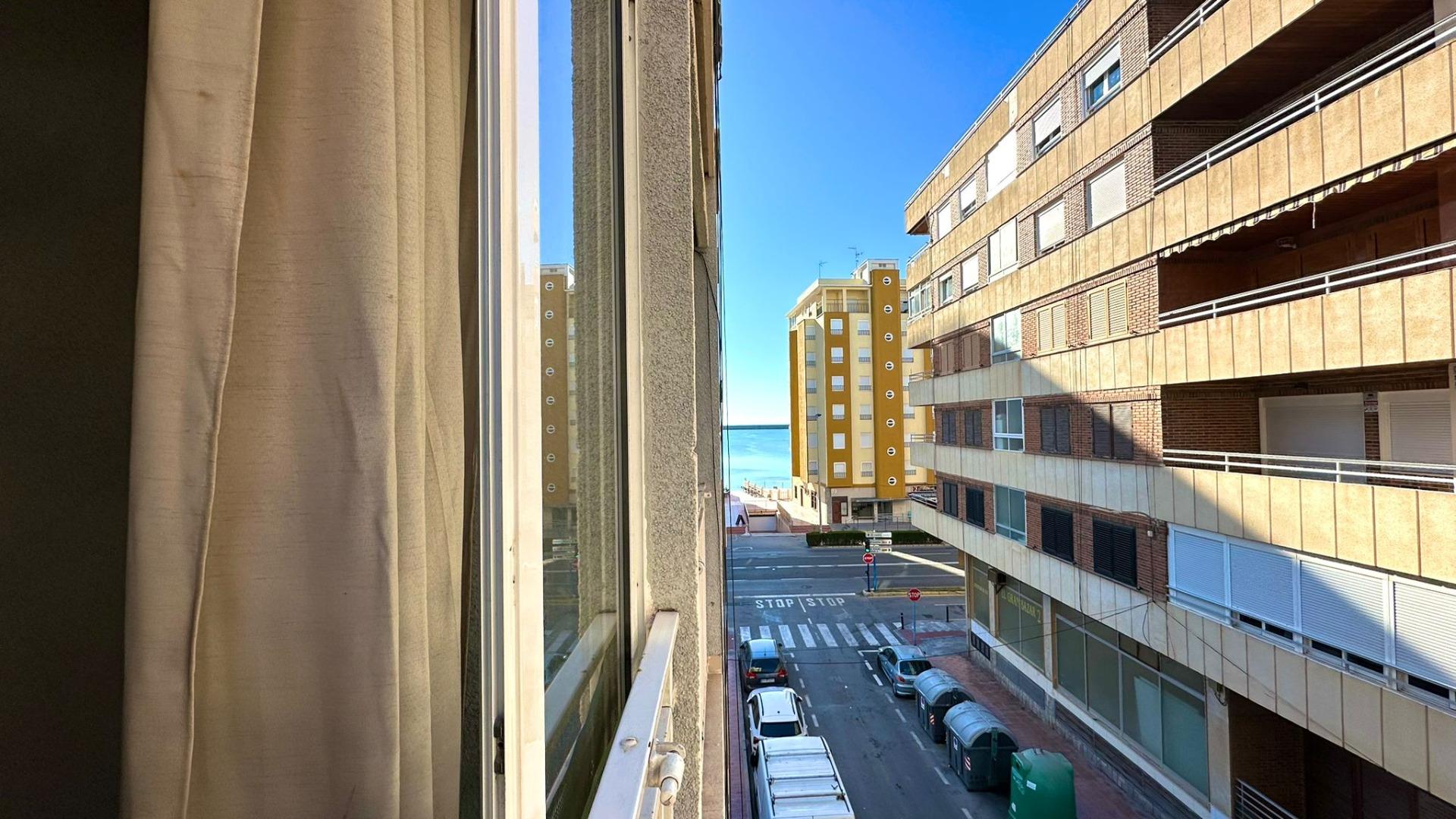 Bedroom in apartment for sale in Torrevieja