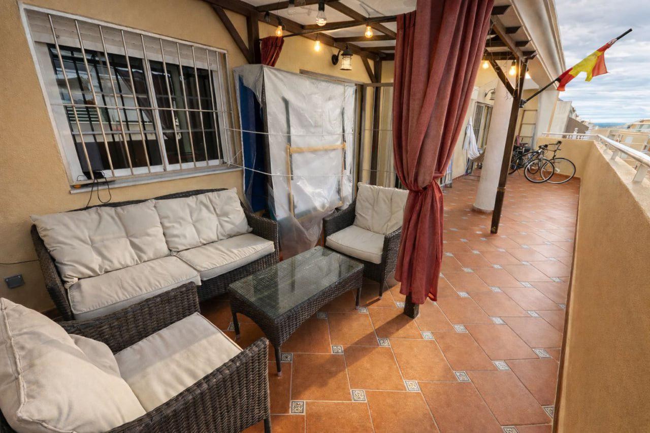 Bedroom in apartment for sale in Torrevieja
