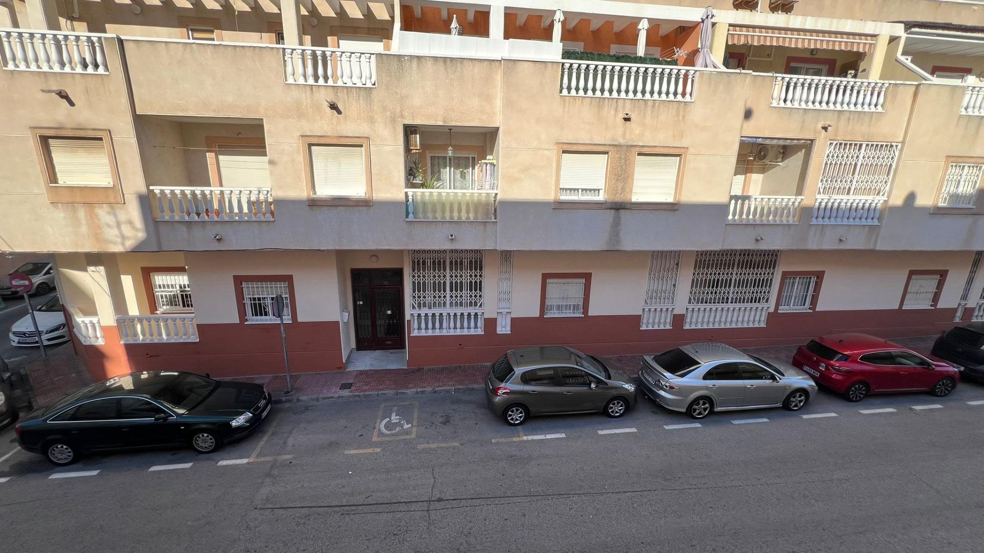 Kitchen in apartment for sale in Torrevieja