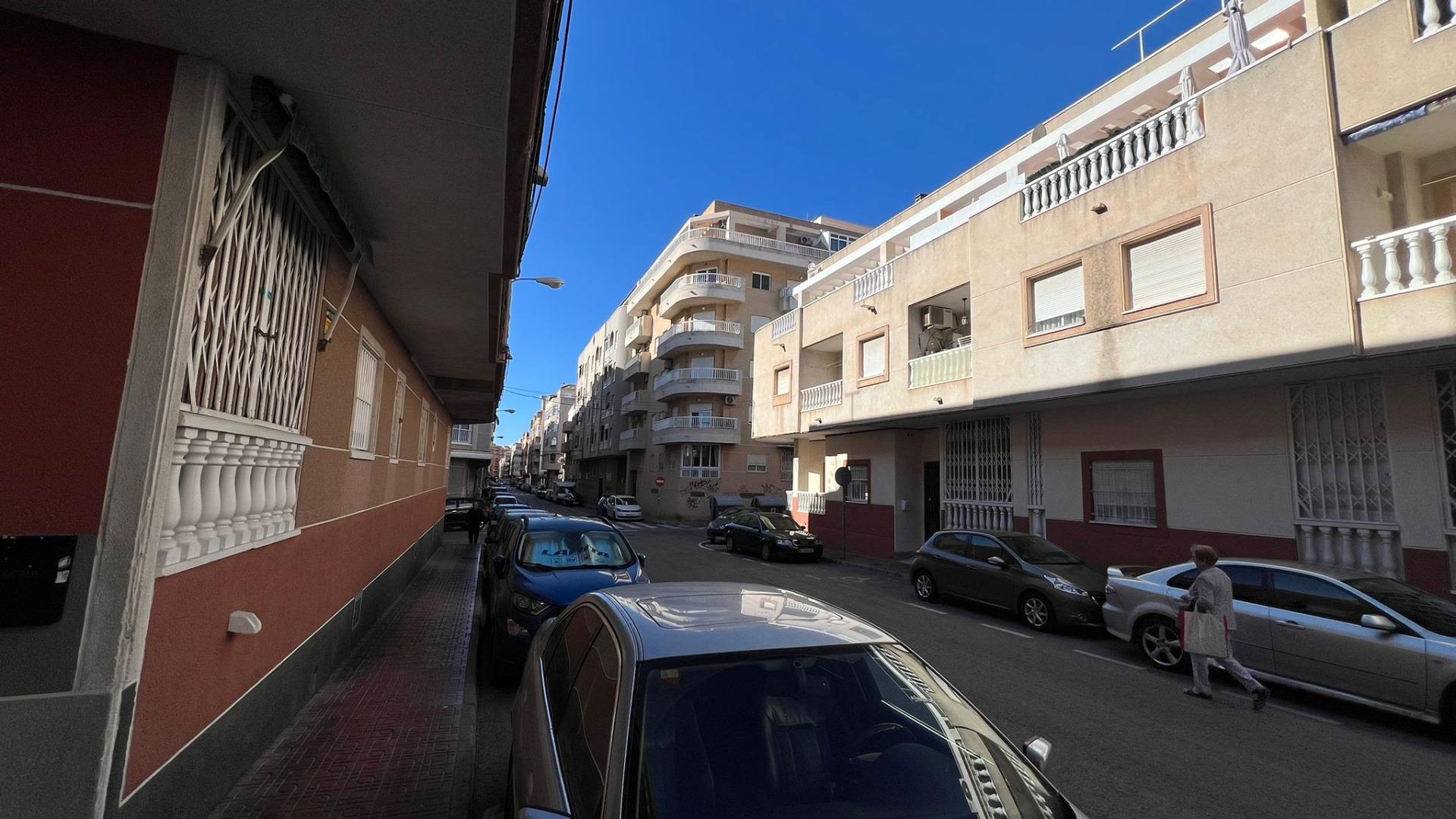 Master bedroom in apartment for sale in Torrevieja