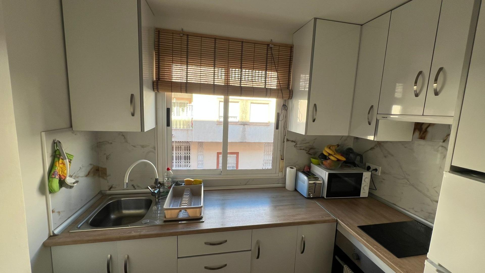 Bedroom in apartment for sale in Torrevieja