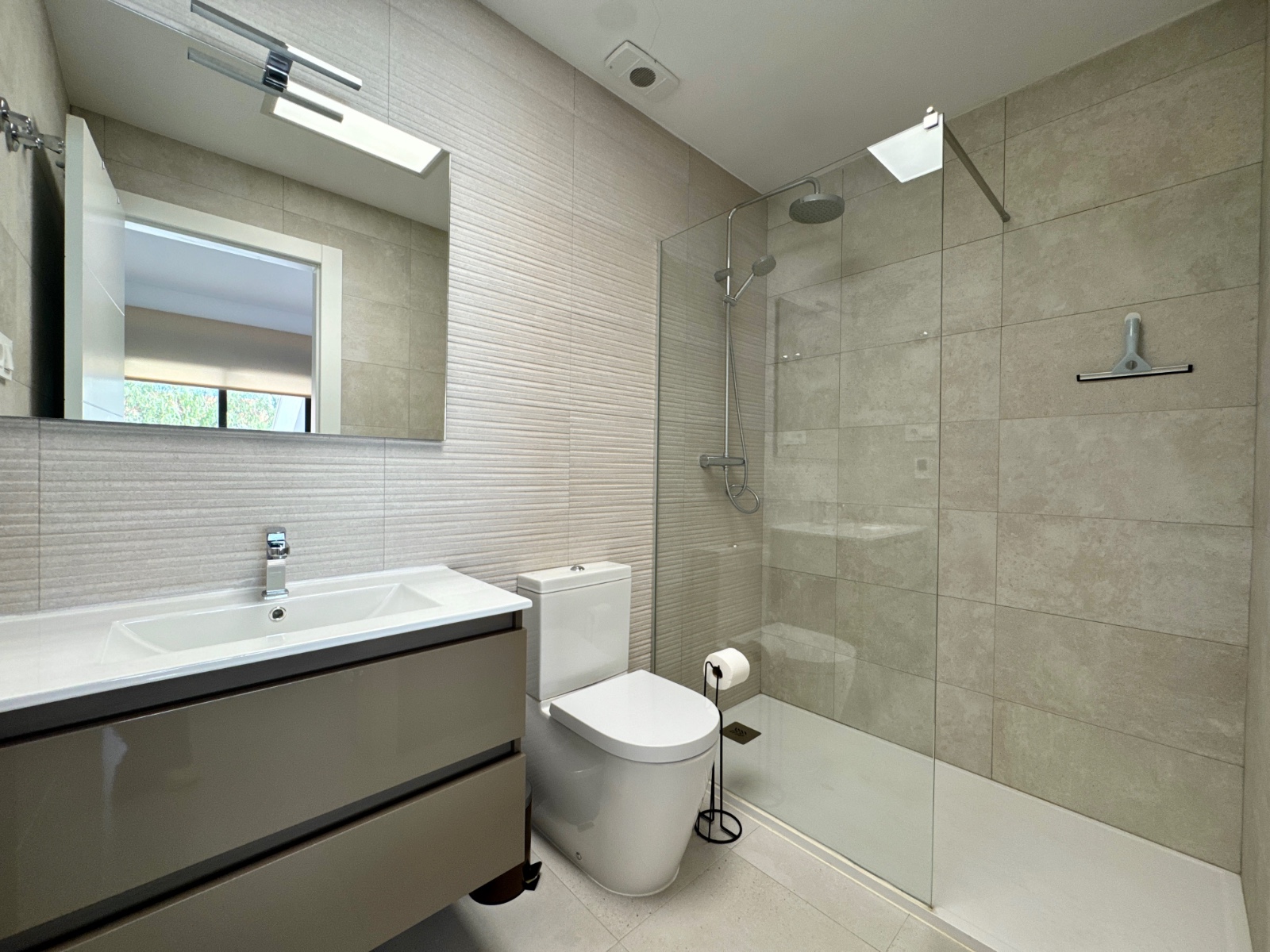 Bathroom in apartment for sale in Pilar de La Horadada