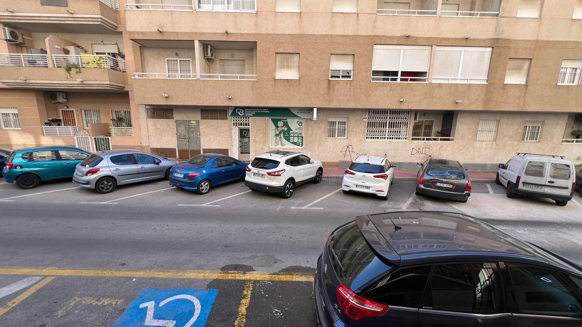 Kitchen in apartment for sale in Torrevieja