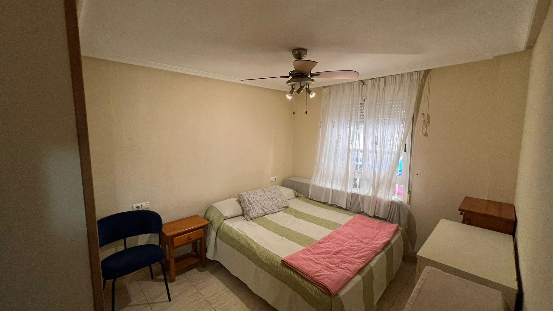 Bedroom in apartment for sale in Torrevieja