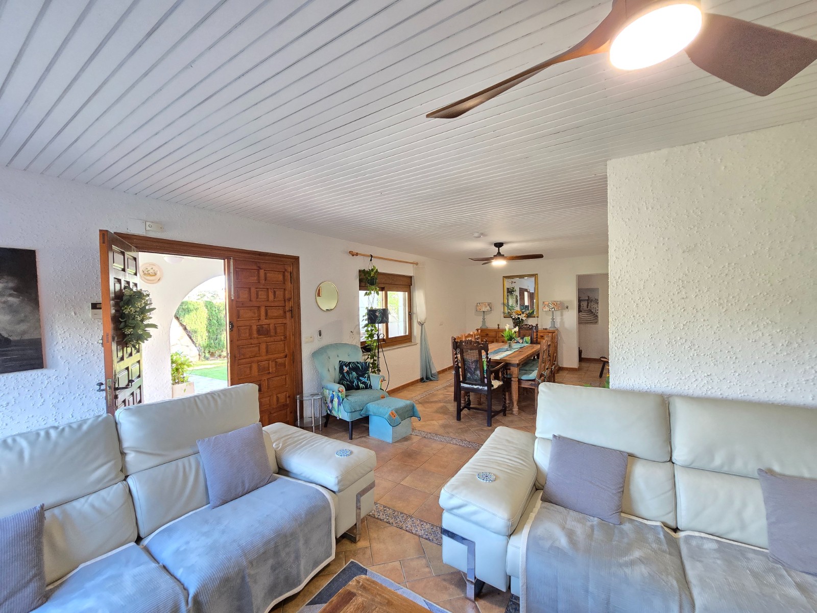 Garden in villa for sale in Orihuela Costa