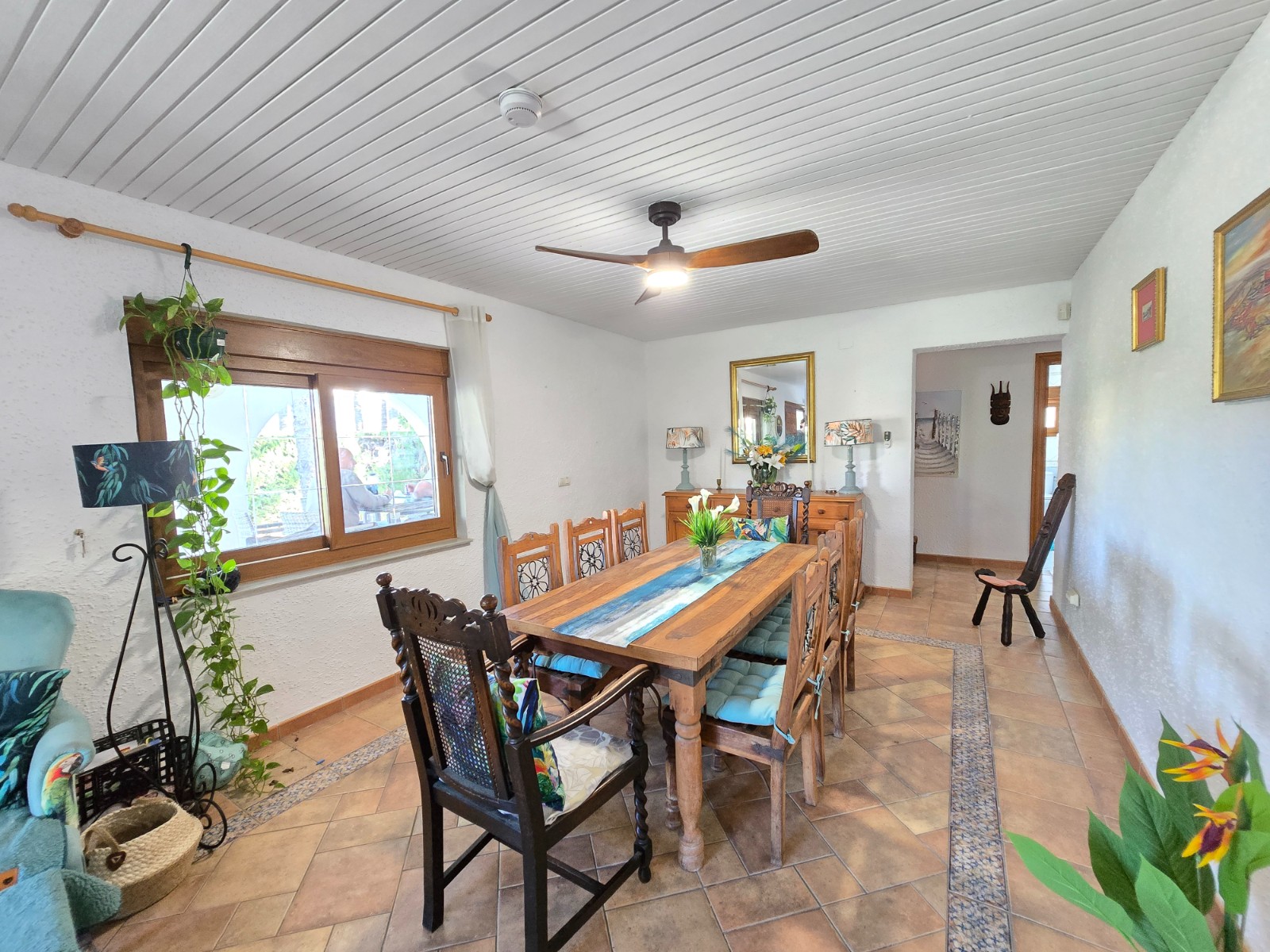 Dining area in villa for sale in Orihuela Costa