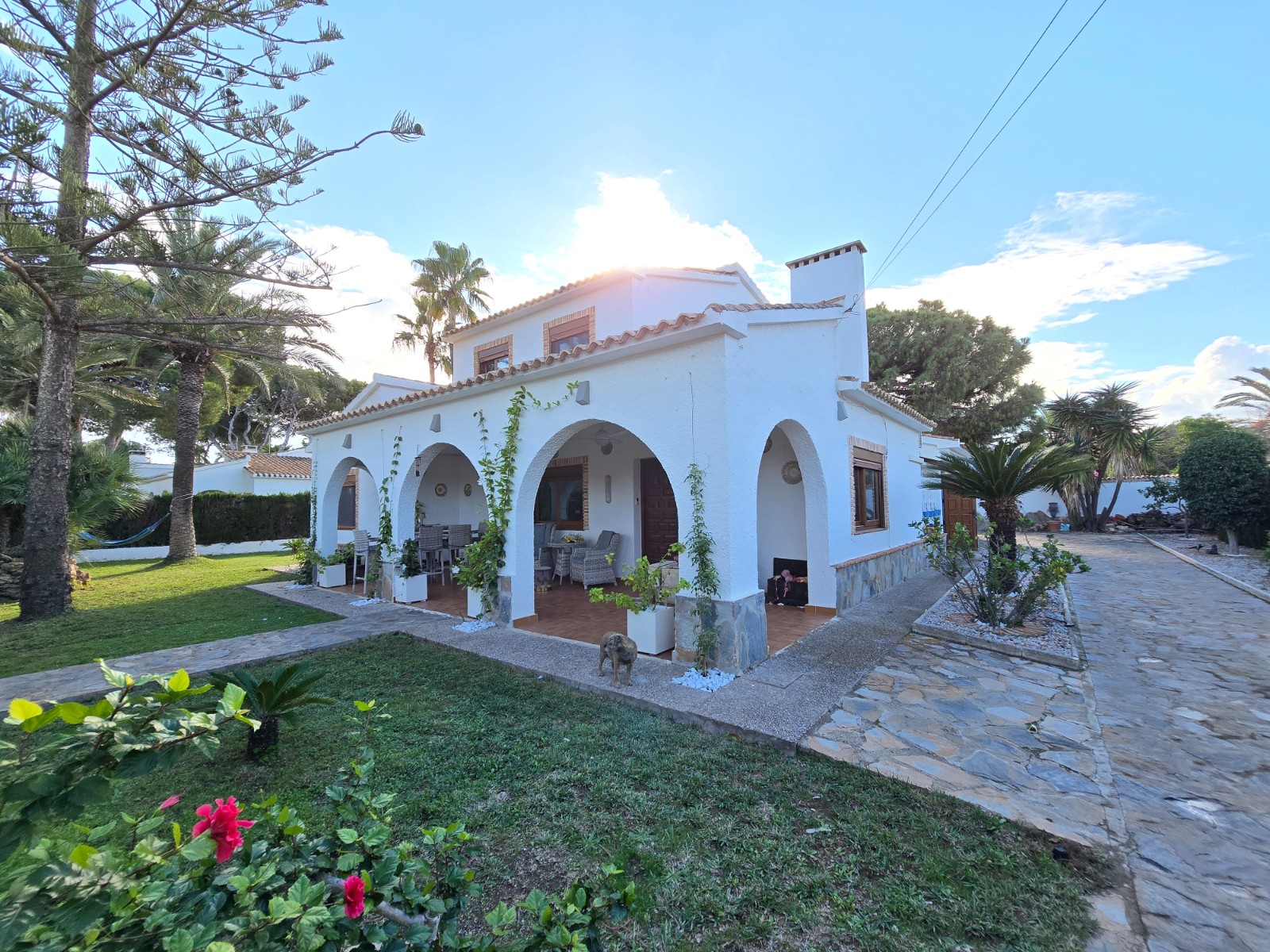 Stor Villa med Privat Pool og Strandnær Beliggenhed i Cabo Roig | RE-128124