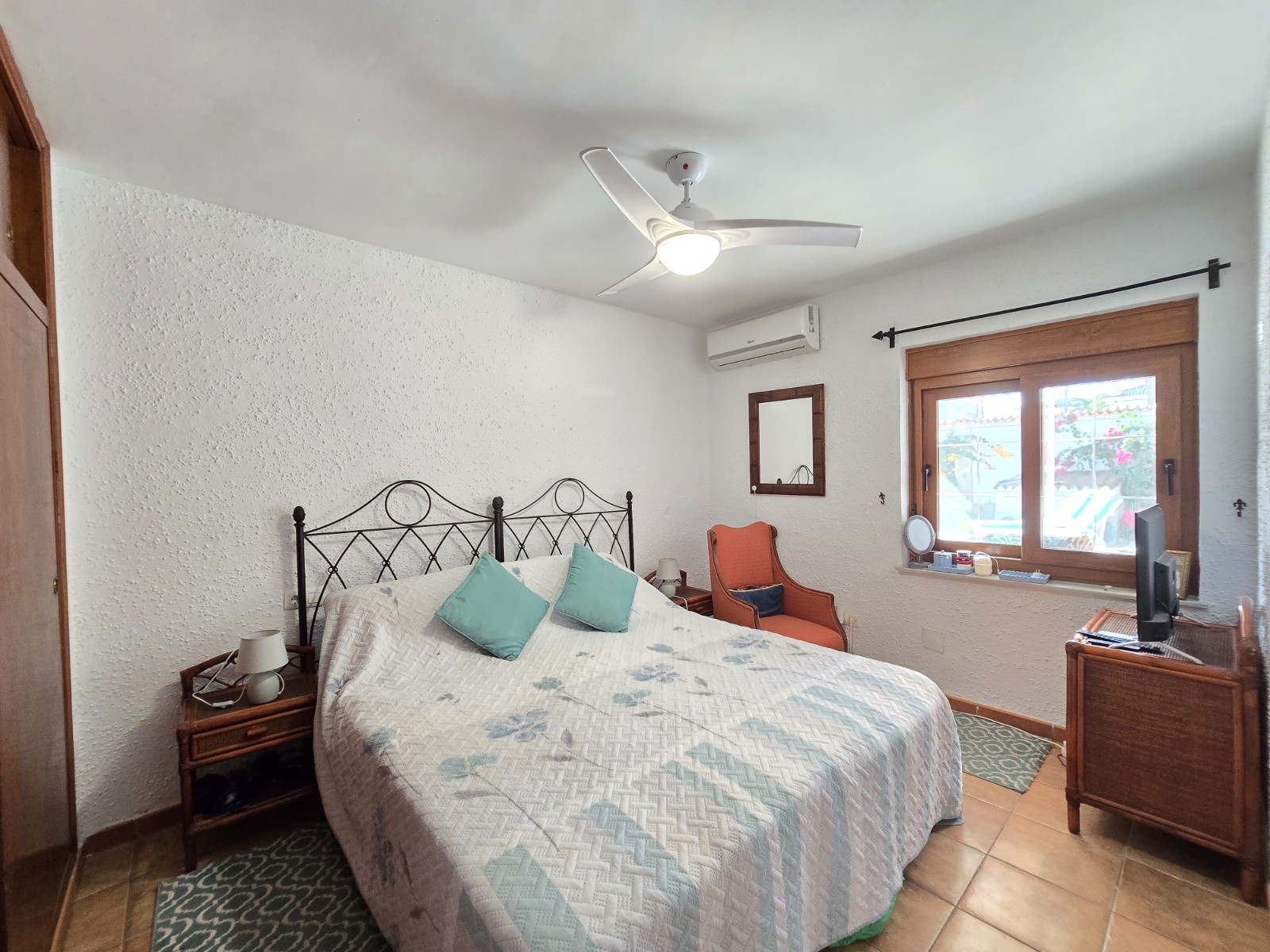 Living room in villa for sale in Orihuela Costa