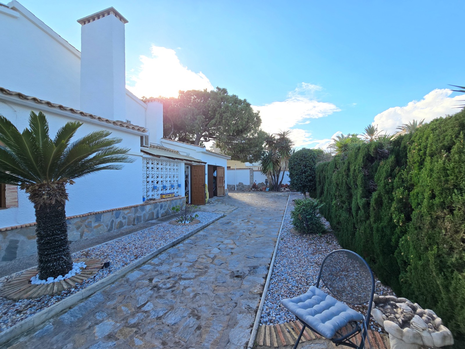 Stor Villa med Privat Pool og Strandnær Beliggenhed i Cabo Roig | RE-128124