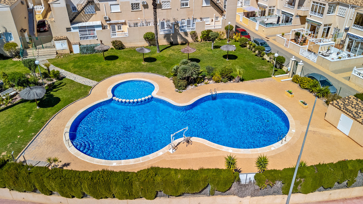 Terrace in bungalow for sale in Orihuela Costa