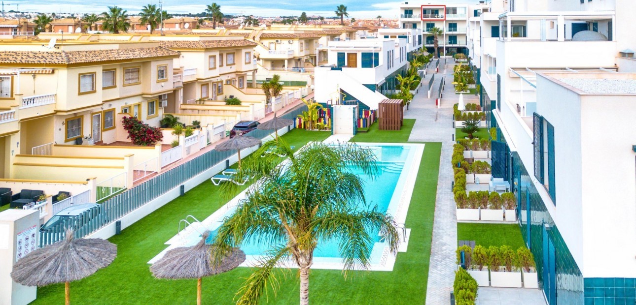 Kitchen in apartment for sale in Orihuela Costa