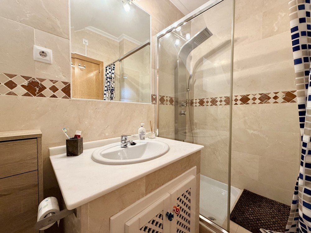 Bedroom in bungalow for sale in Algorfa