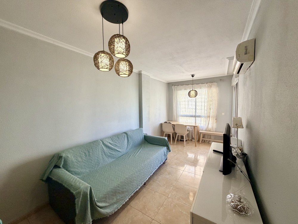 Master bedroom in apartment for sale in Guardamar del Segura