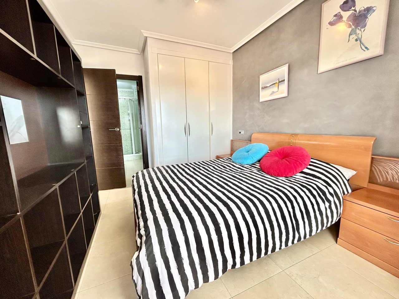 Bedroom in apartment for sale in Villamartin