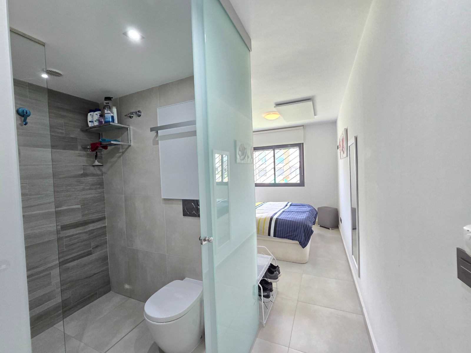 Bedroom in apartment for sale in Orihuela Costa