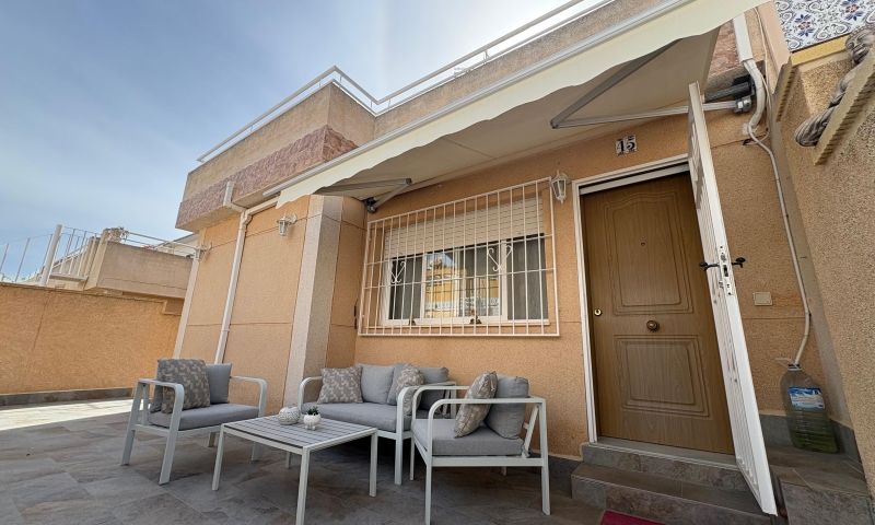 Terrace in bungalow for sale in Torrevieja