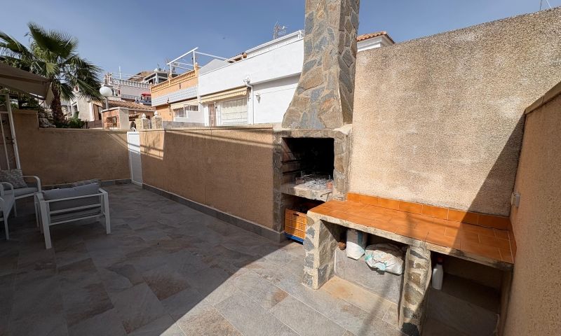 Garden in bungalow for sale in Torrevieja