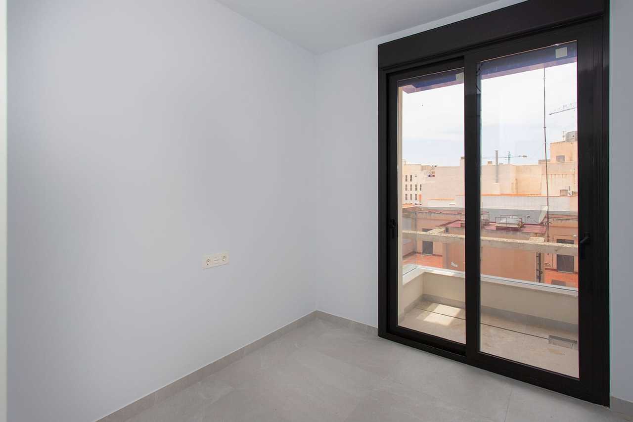 Master bedroom in apartment for sale in Torrevieja
