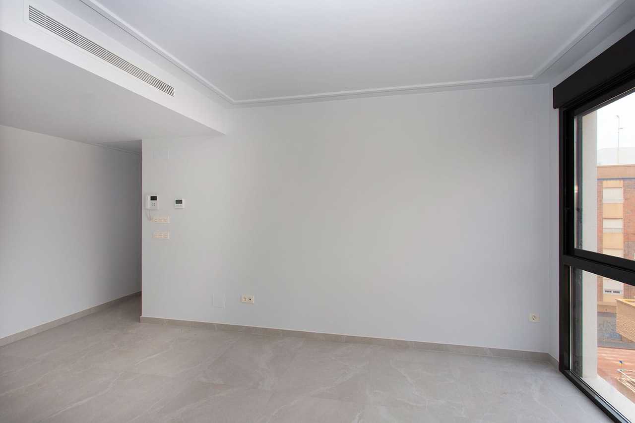 Bedroom in apartment for sale in Torrevieja