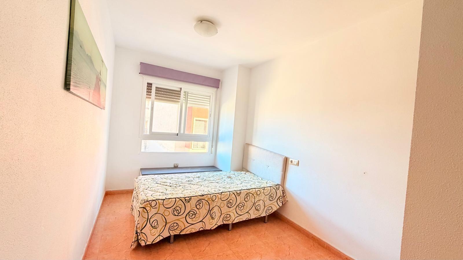 Bedroom in apartment for sale in Los Alcazares