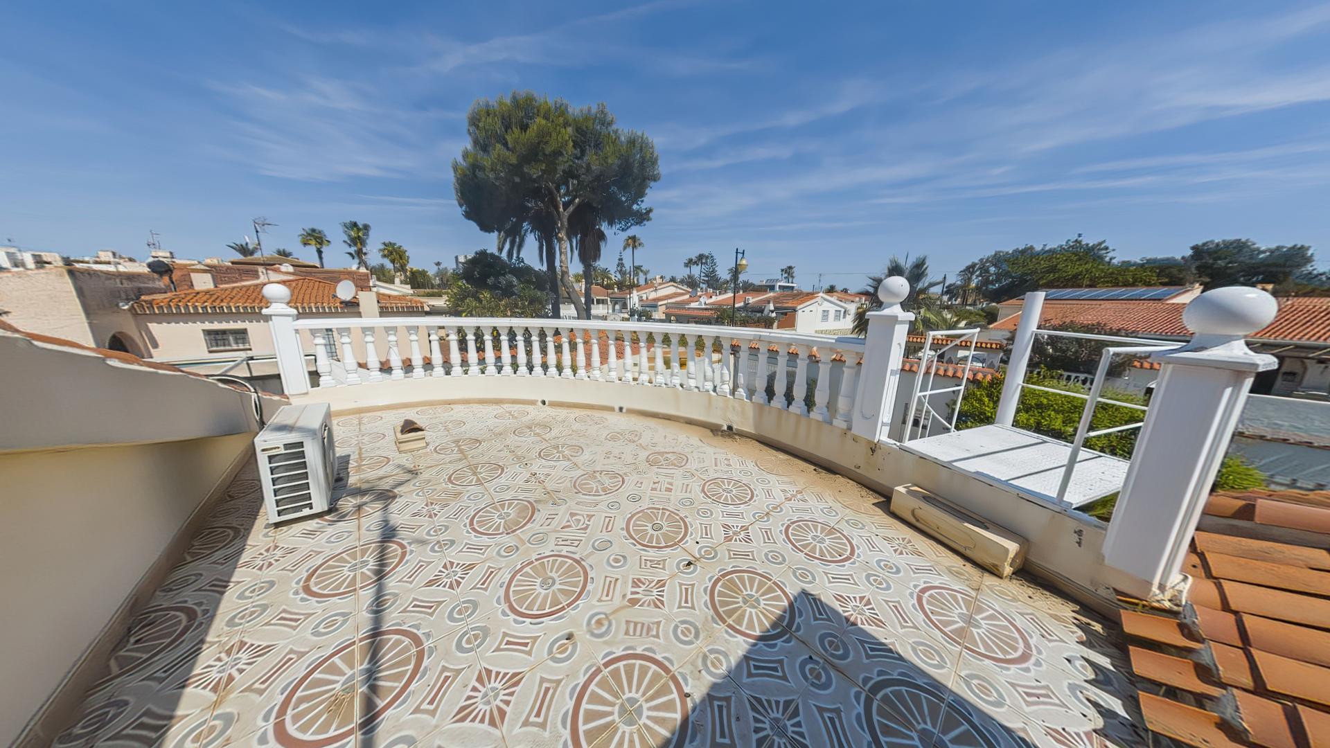 Kitchen in villa for sale in Torrevieja