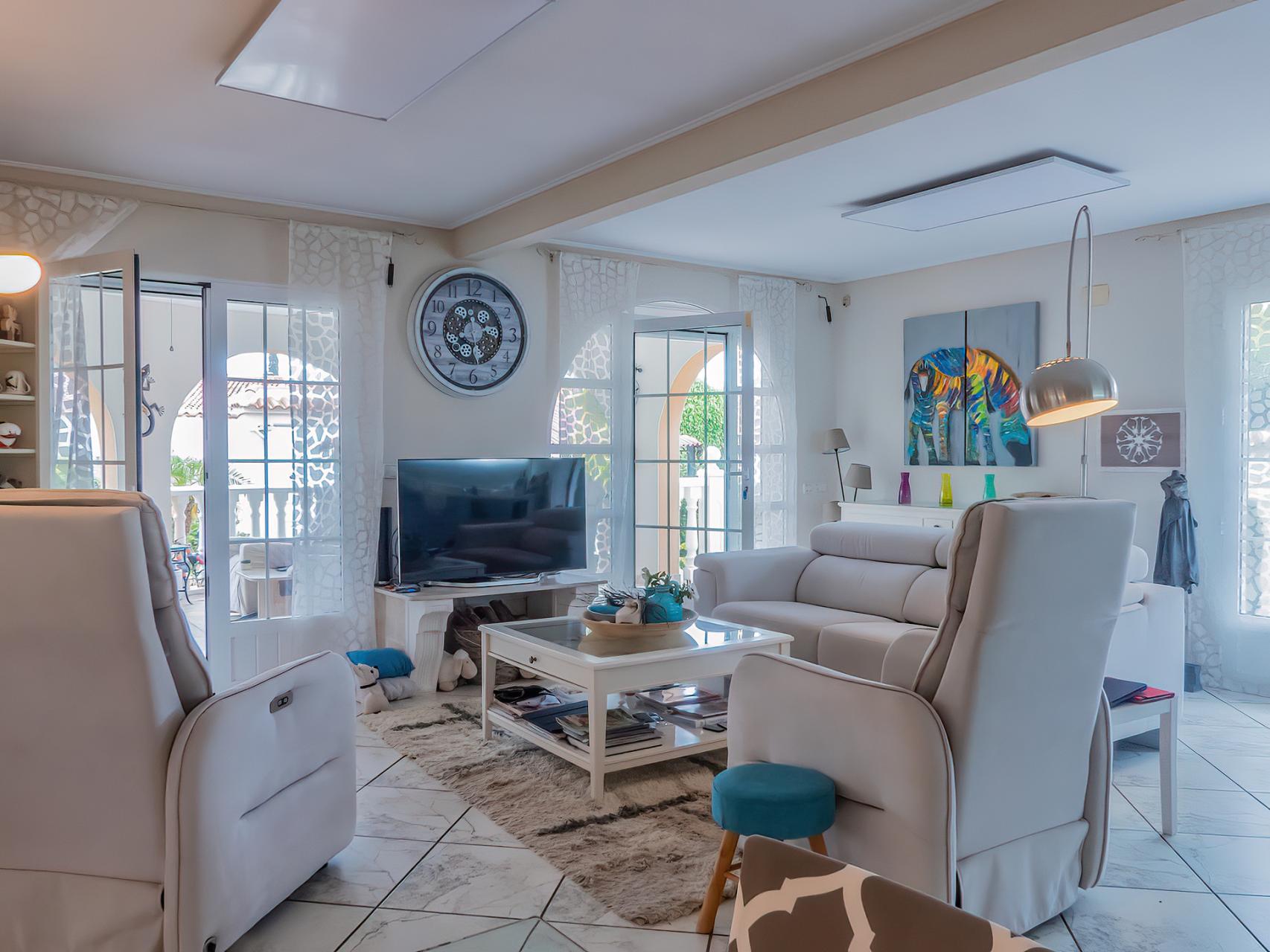 Living room in villa for sale in Torrevieja