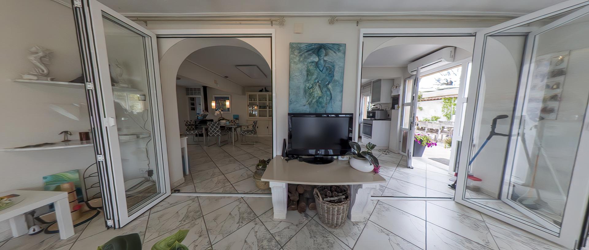 Pool area in villa for sale in Torrevieja