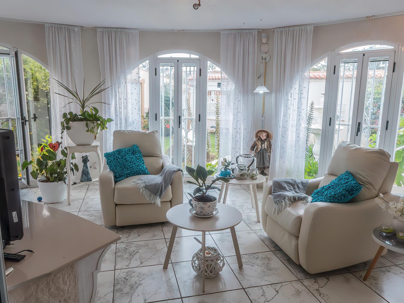 Master bedroom in villa for sale in Torrevieja