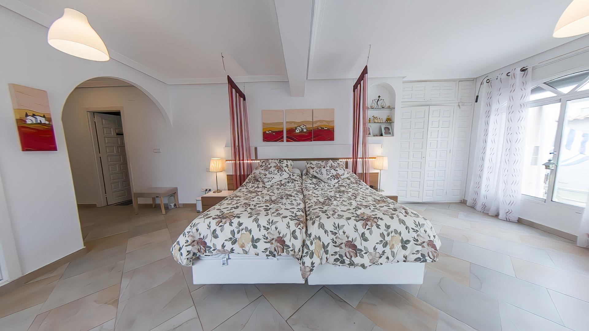 Living room in villa for sale in Torrevieja
