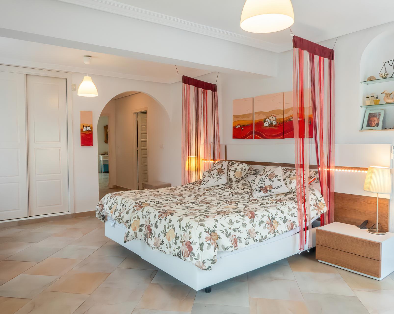 Master bedroom in villa for sale in Torrevieja