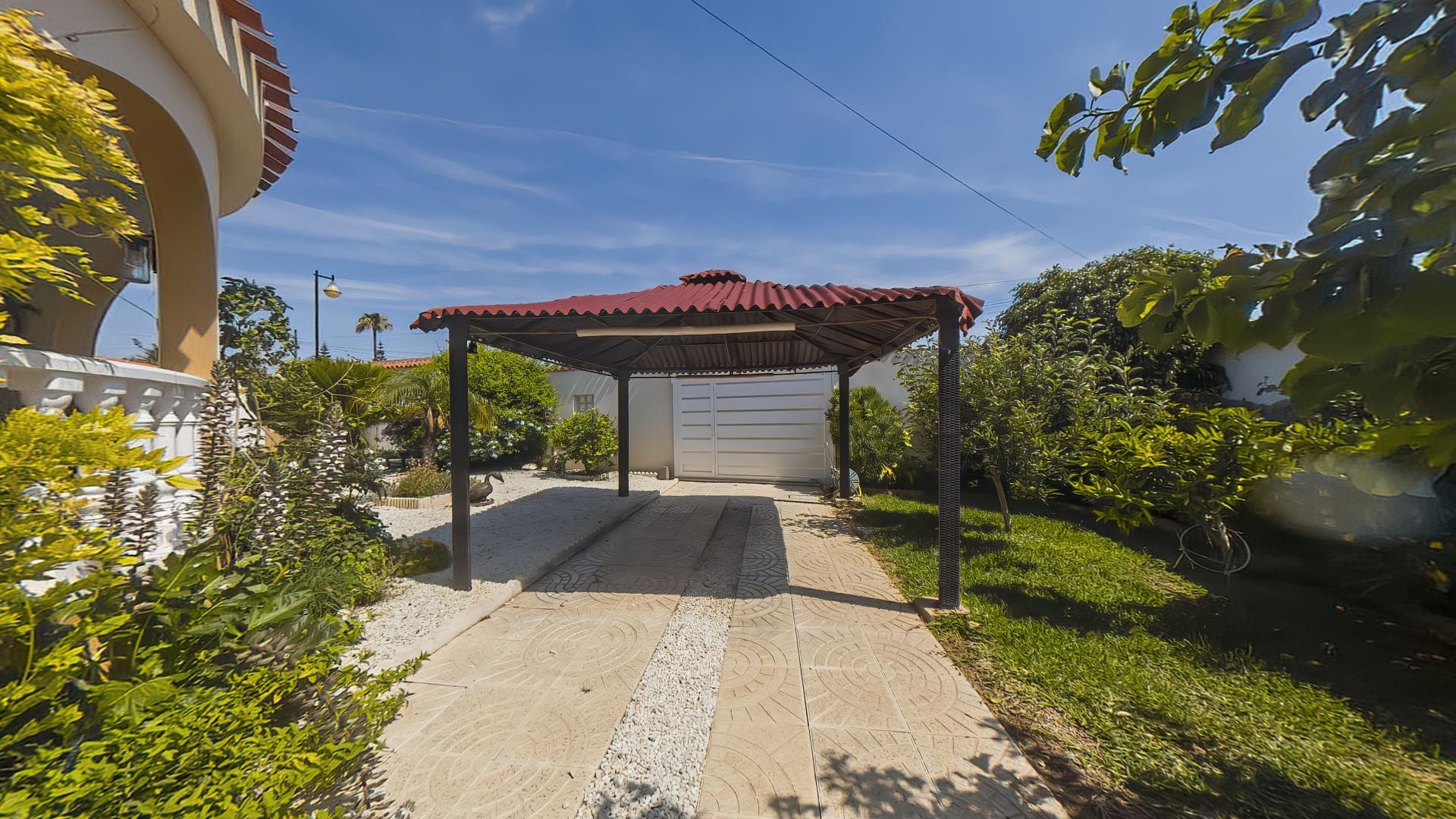 Dining area in villa for sale in Torrevieja