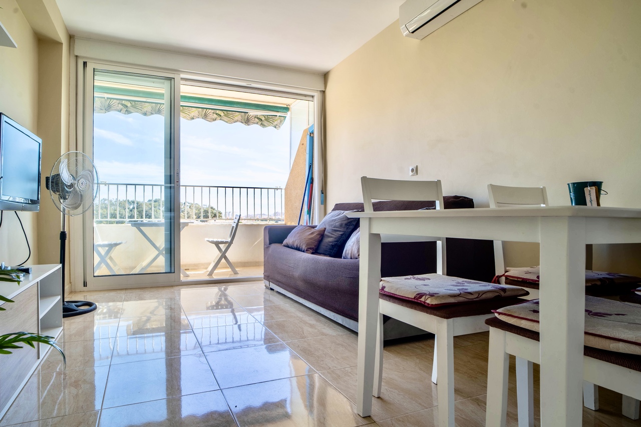 Bedroom in apartment for sale in Guardamar del Segura