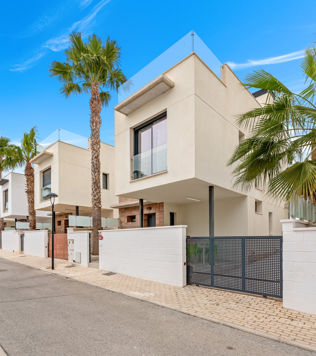 Bedroom in villa for sale in Orihuela Costa