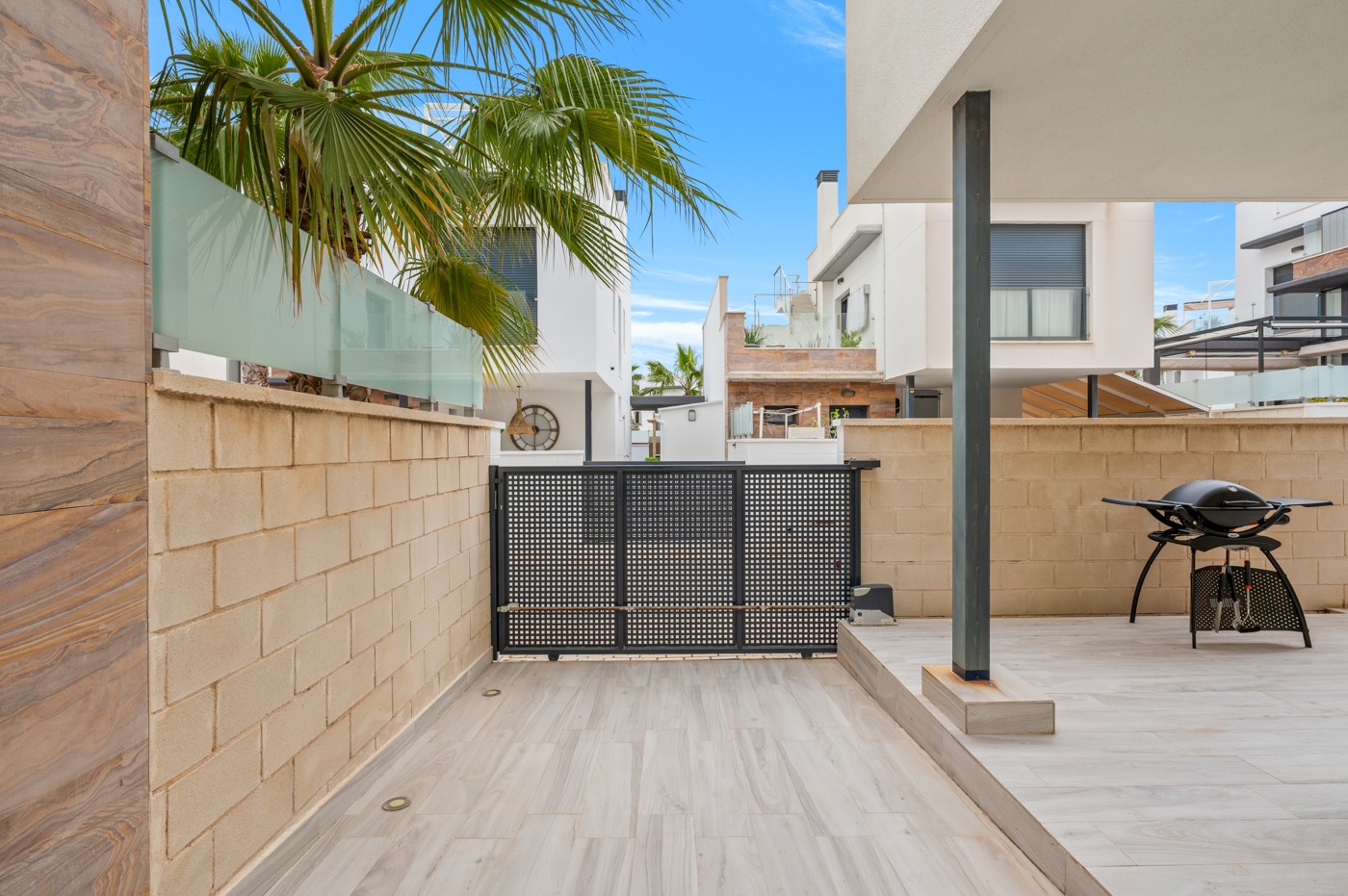 Kitchen in villa for sale in Orihuela Costa
