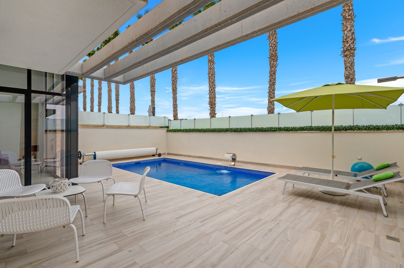 Terrace in villa for sale in Orihuela Costa