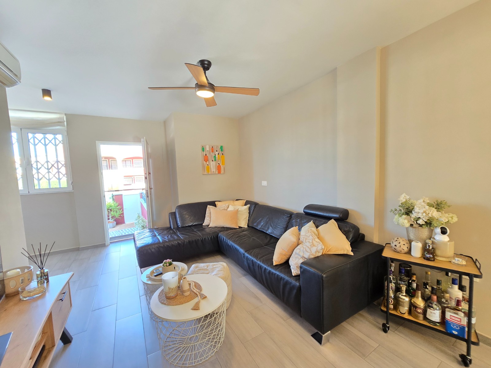 Bedroom in apartment for sale in Orihuela Costa