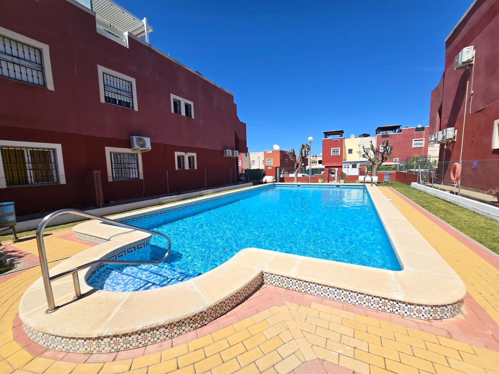 Garden in apartment for sale in Orihuela Costa