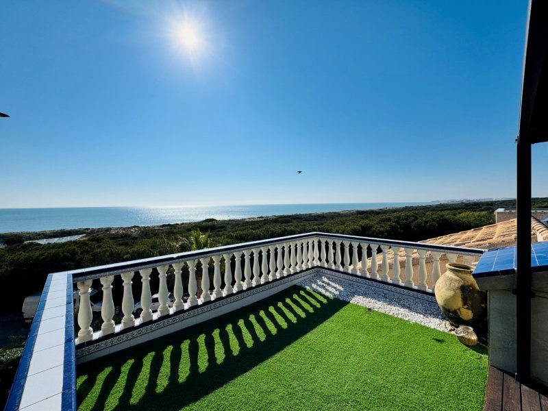 Bedroom in duplex for sale in Guardamar del Segura