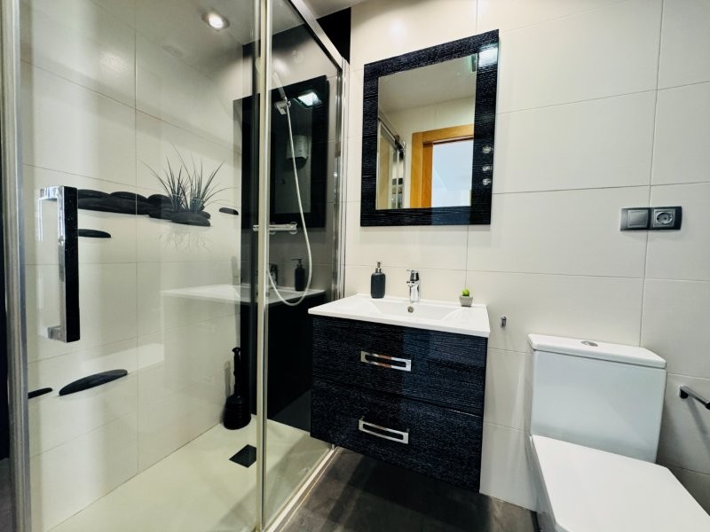 Master bedroom in duplex for sale in Guardamar del Segura