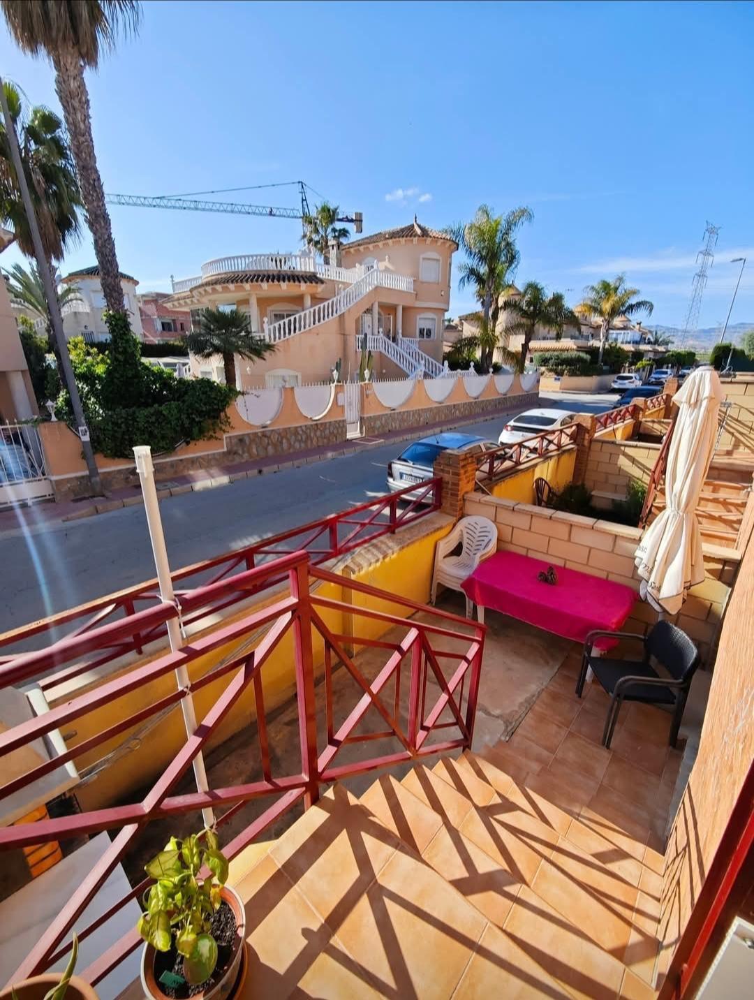 Traumhafte Ferienwohnung mit privater Terrasse und Gemeinschaftspool in Benferri – Real Estate by Gardewik