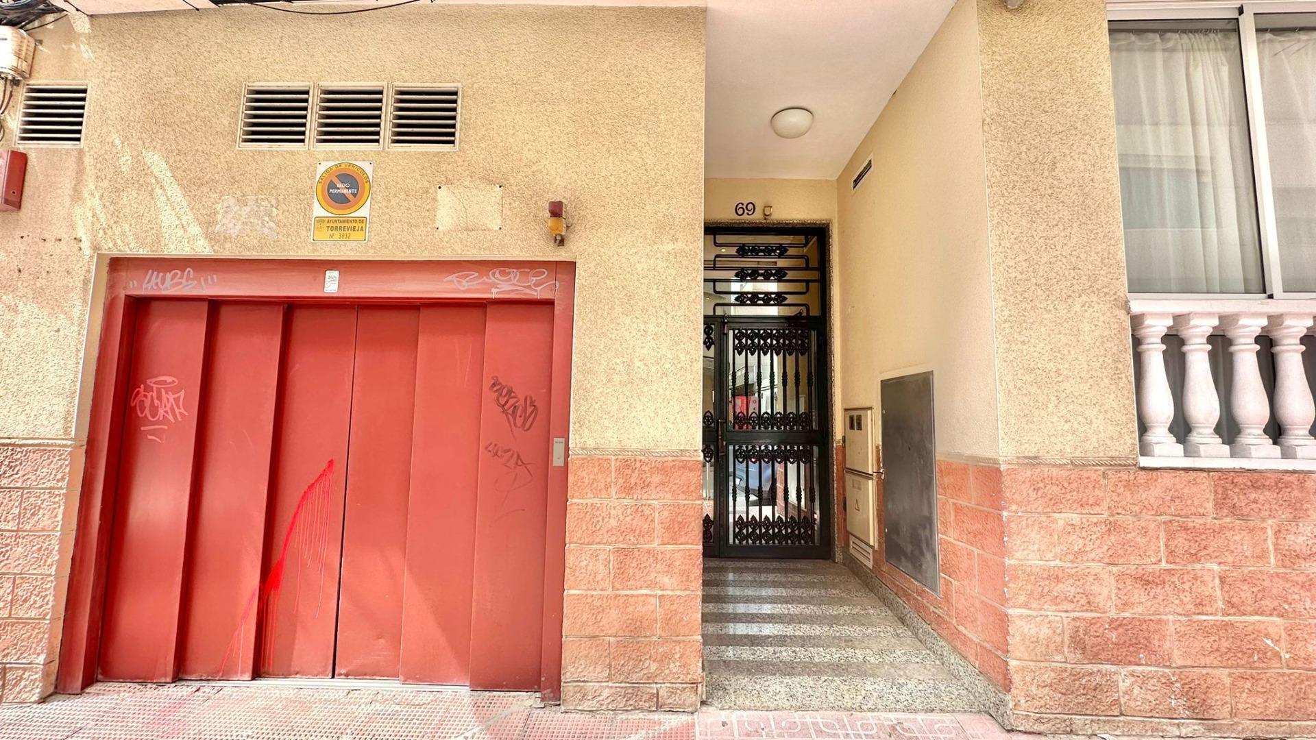 Kitchen in apartment for sale in Torrevieja