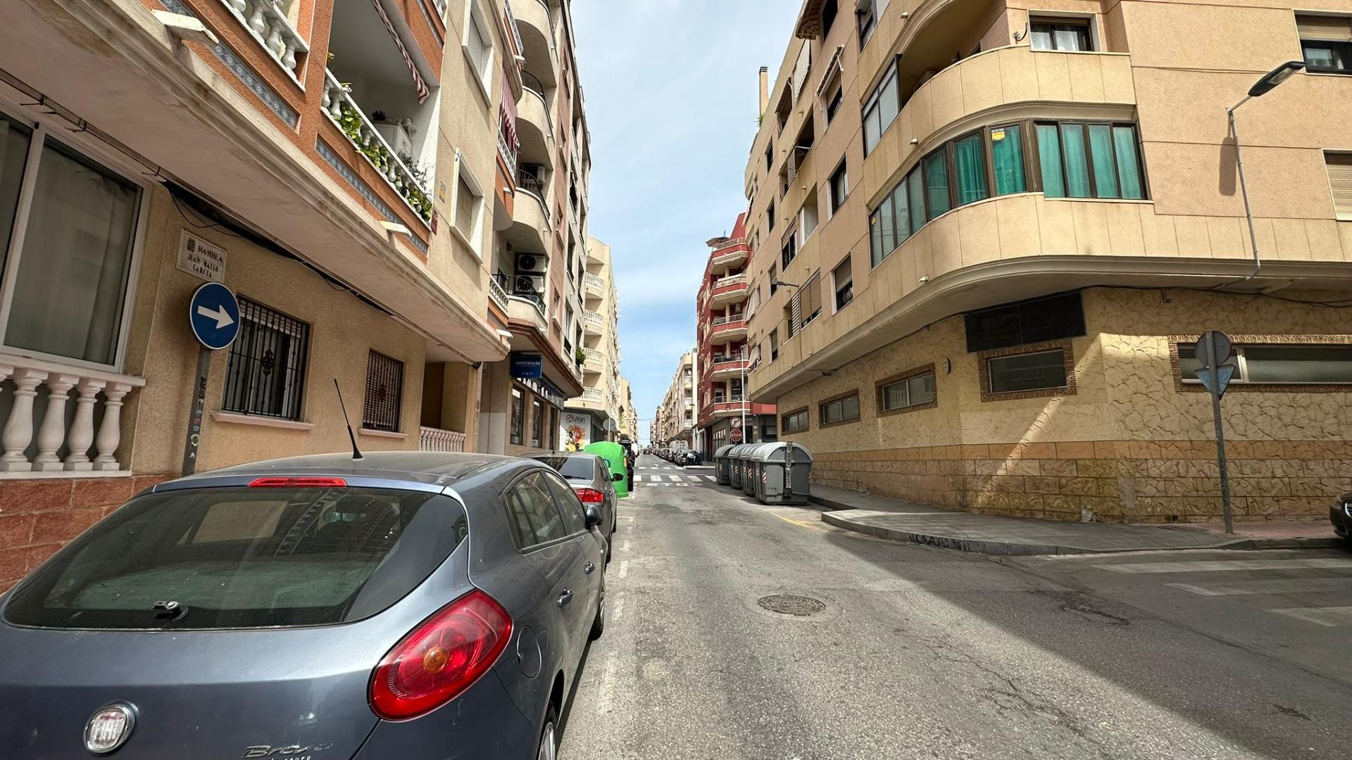 Terrace in apartment for sale in Torrevieja