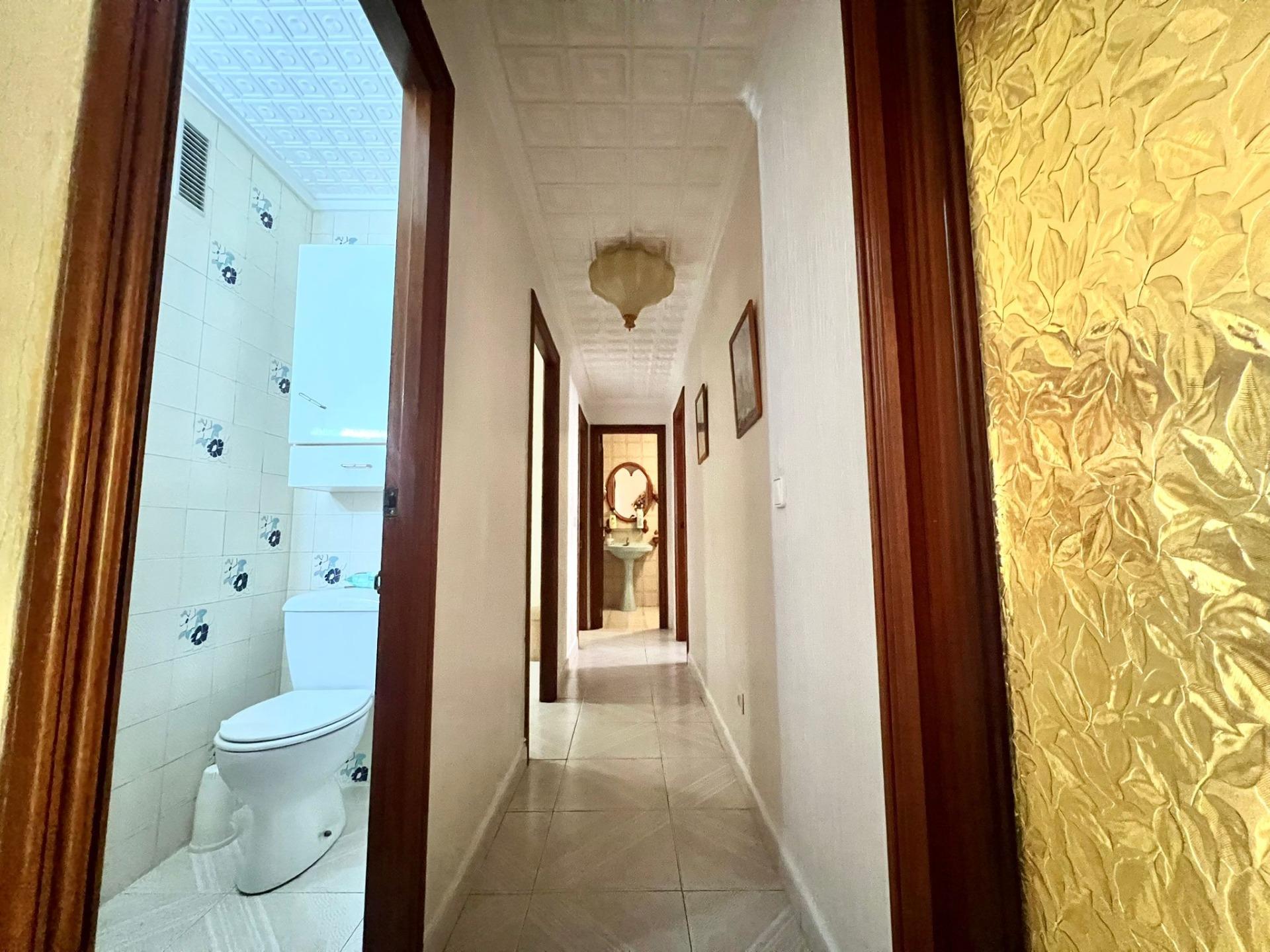 Bedroom in apartment for sale in Torrevieja