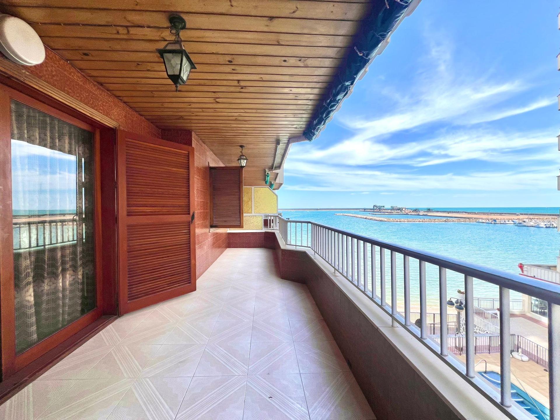 Terrace in apartment for sale in Torrevieja