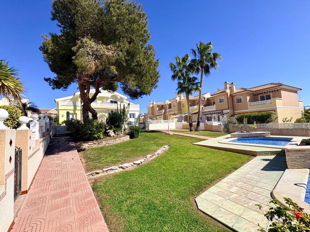 Exterior view in terraced for sale in Rojales