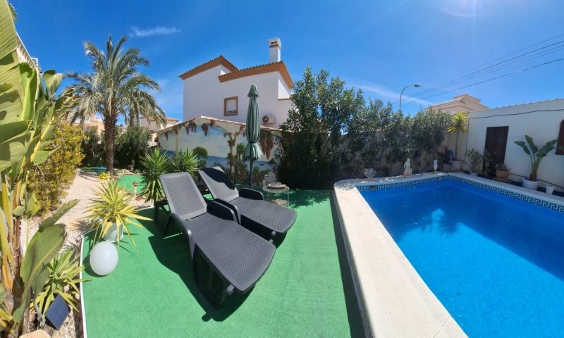 Living room in villa for sale in Orihuela Costa