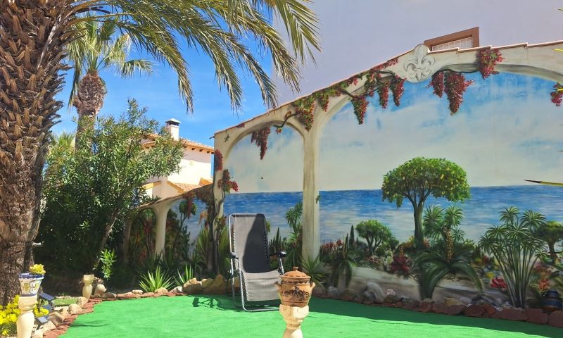 Master bedroom in villa for sale in Orihuela Costa