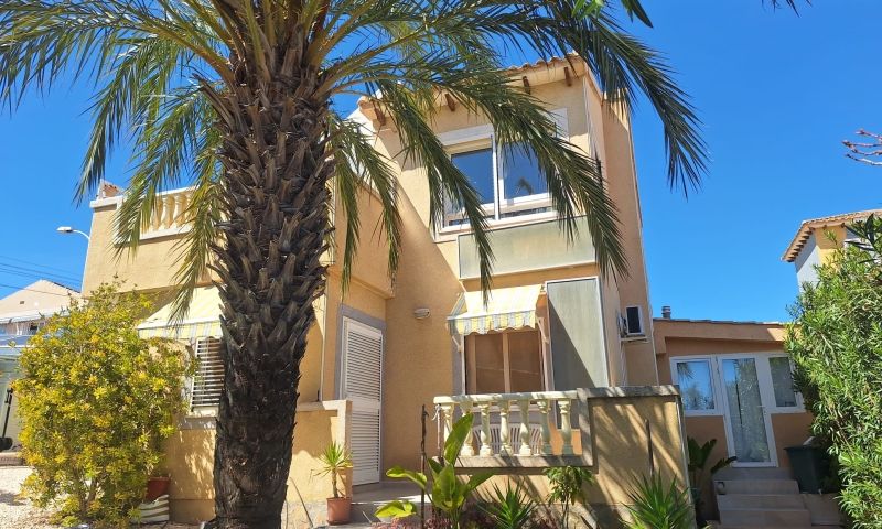 Bathroom in villa for sale in Orihuela Costa